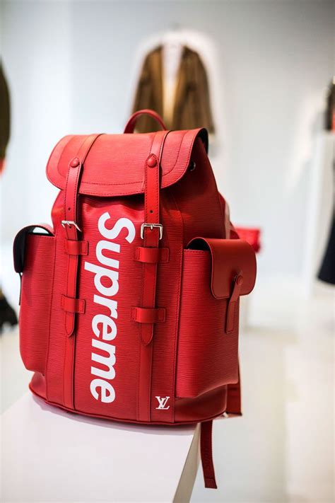 supreme louis vuitton bookbag|cartera Louis Vuitton supreme original.